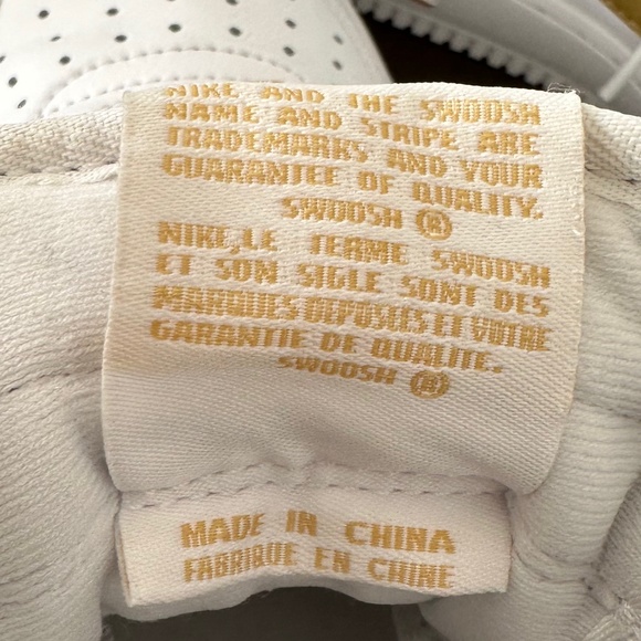 NIKE Air Force 1 High - Picture 8 of 10